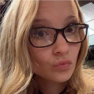 Meet your Posher, Stefanie